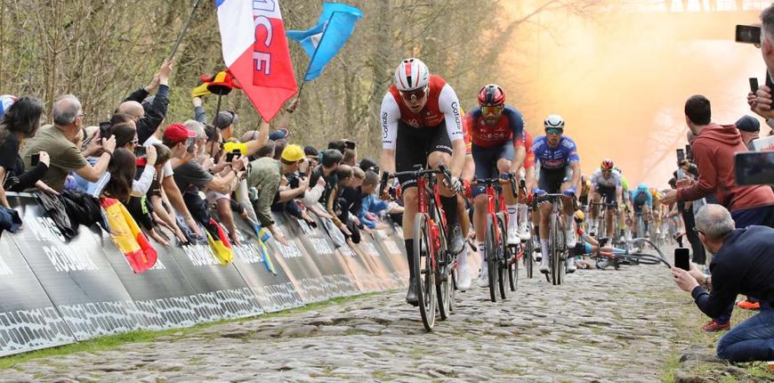 Le Paris-Roubaix, la plus belle course au monde avec ce terrible passage de la trouée d'Arenberg