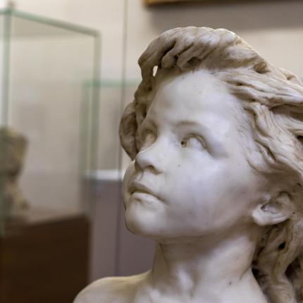 Le buste de la Petite Châtelaine, par Camille Claudel, bijou du musée