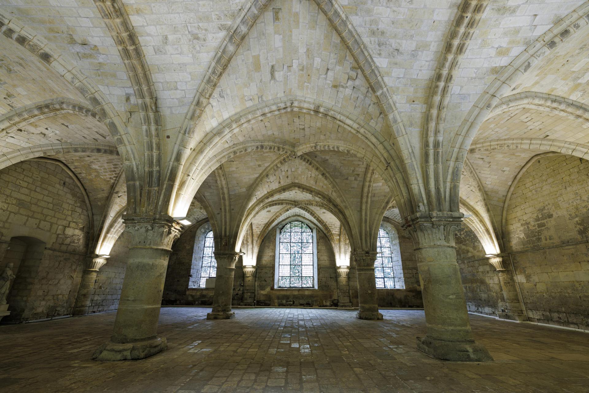 L'abbaye de Vaucelles et sa magnifique architecture cistercienne. Tourisme Nord.