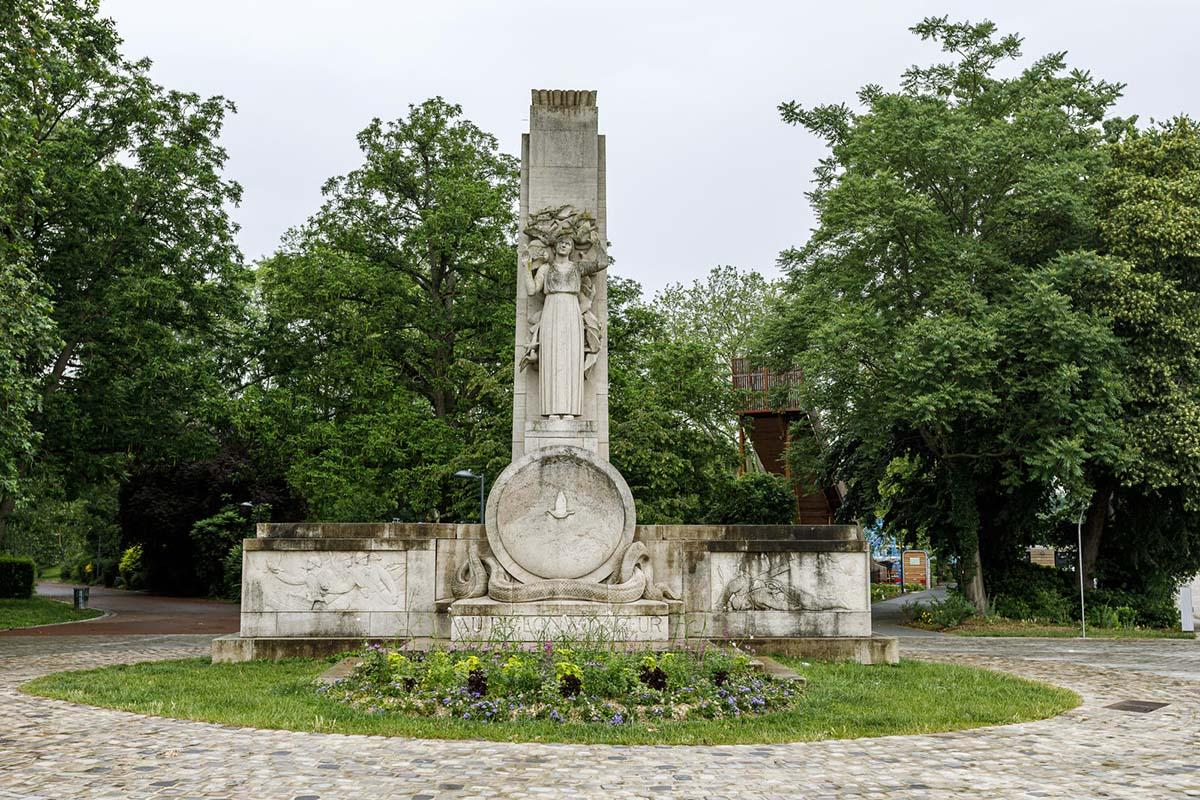 Monuments aux pigeons voyageurs de la Première Guerre Mondiale 