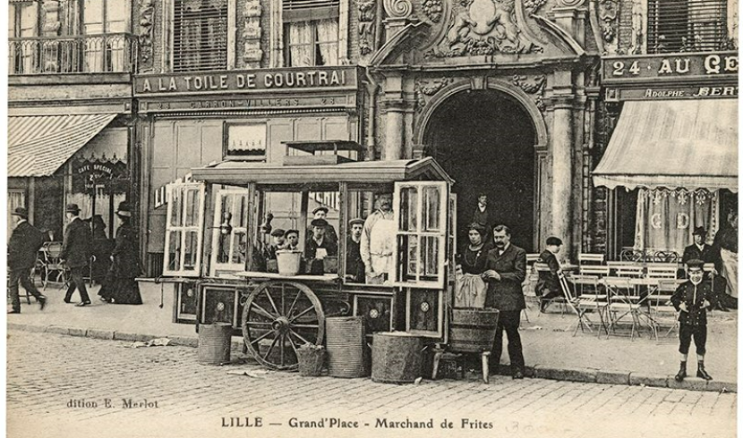 Une baraque à frite sur la Grand'Place de Lille en 1900