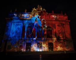 Mapping sur la façade de l'opéra de Lille à l'occasion des jeux Olympiques Paris 2024